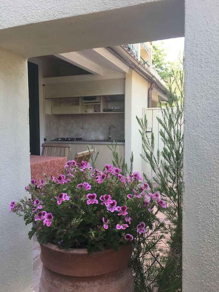 Residenza Turistica Torre delle Viole