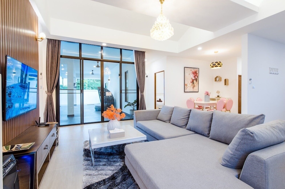 Full moon Bay hua hin Cha-am