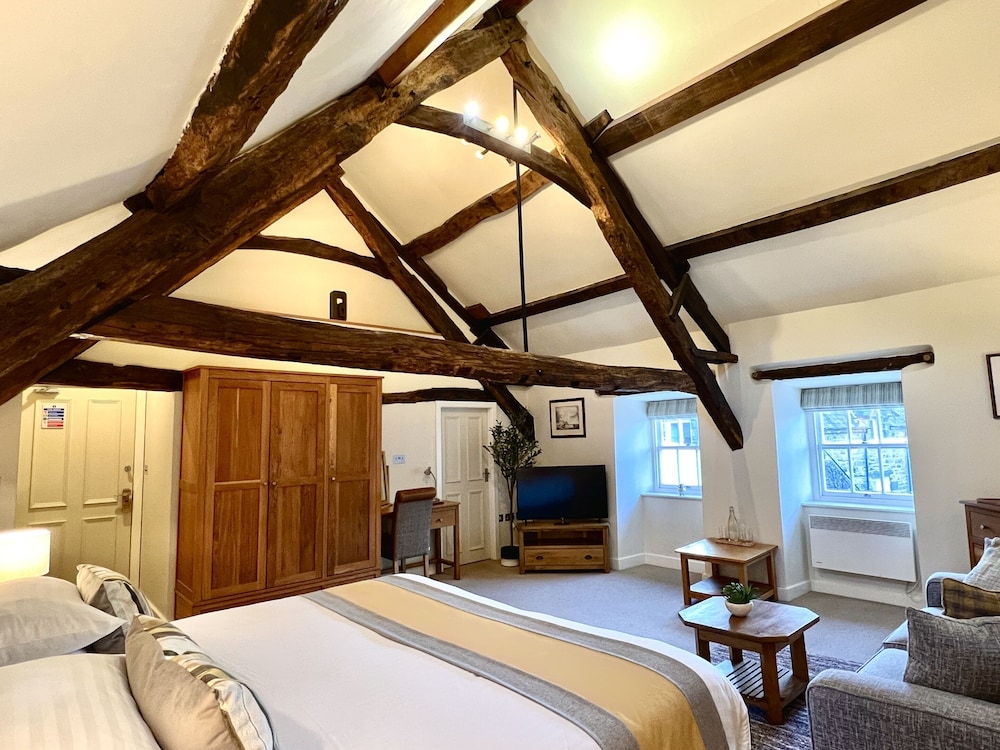 Castle Cottage Inn