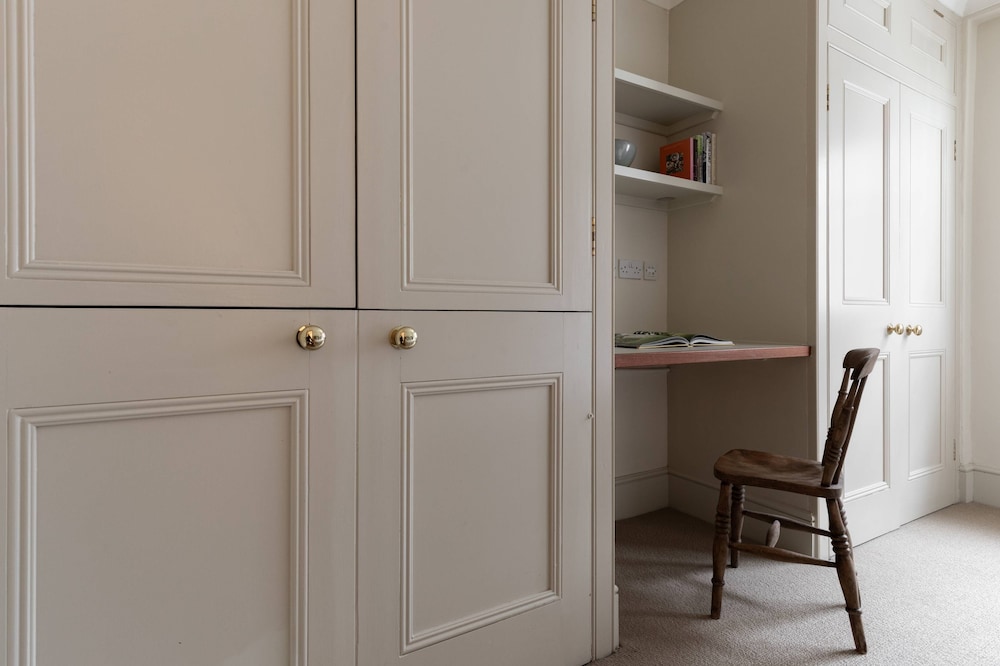 Kensington Place IV by Onefinestay