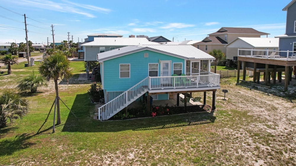 West Beach  3 Bedroom Cottage by RedAwning