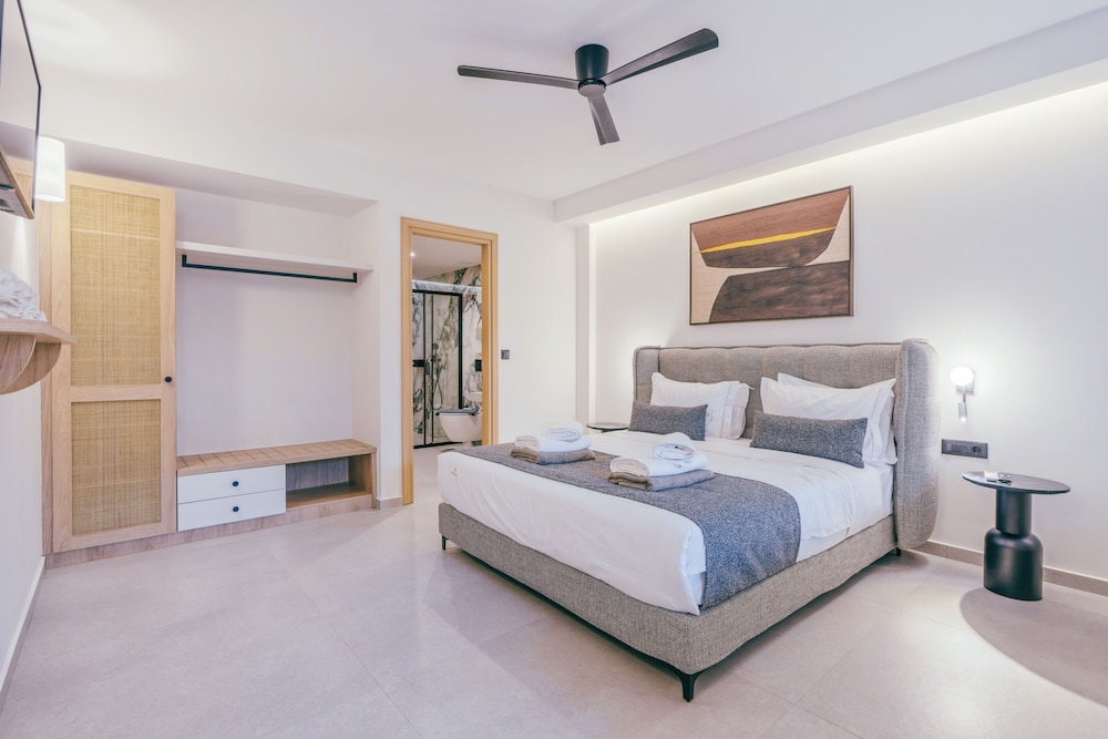Villa Luxury Heaven - With Heated Pool