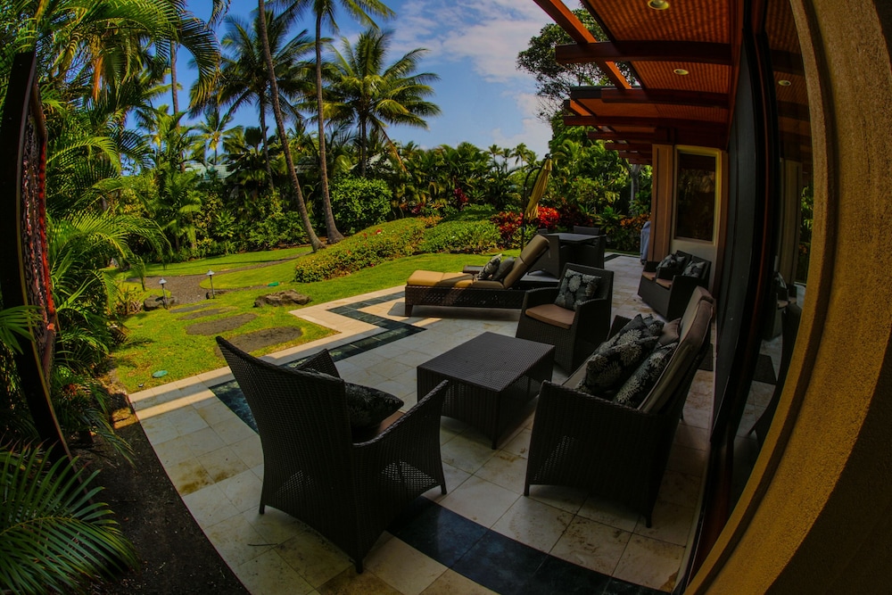 Alii Point #15 - Almost Oceanfront 3 Bedroom Home by RedAwning