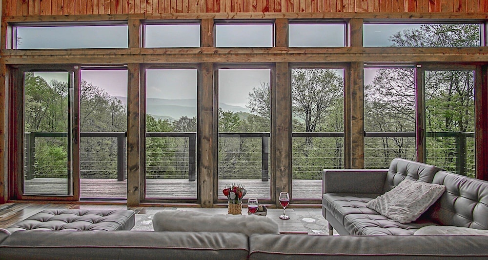 5 Br: Cupp Runneth Over - Luxurious Retreat Nestled 9.7 Miles From Snowshoe