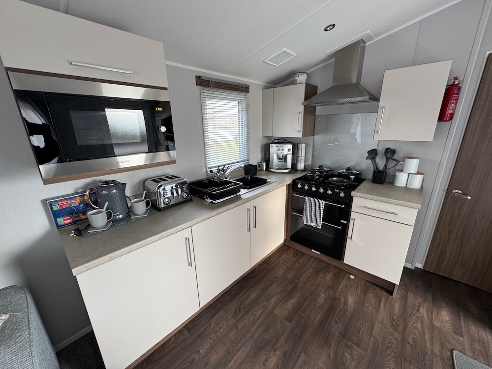 Haggerston Castle - Caravan - Sleeps 6 - Parking