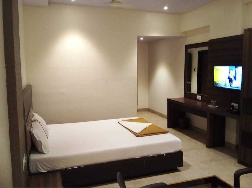 HOTEL HILL VIEW