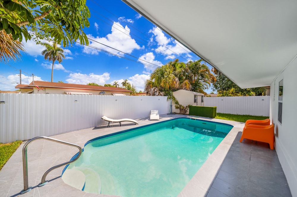 Ultimate Vacation Retreat with a Pool view 4