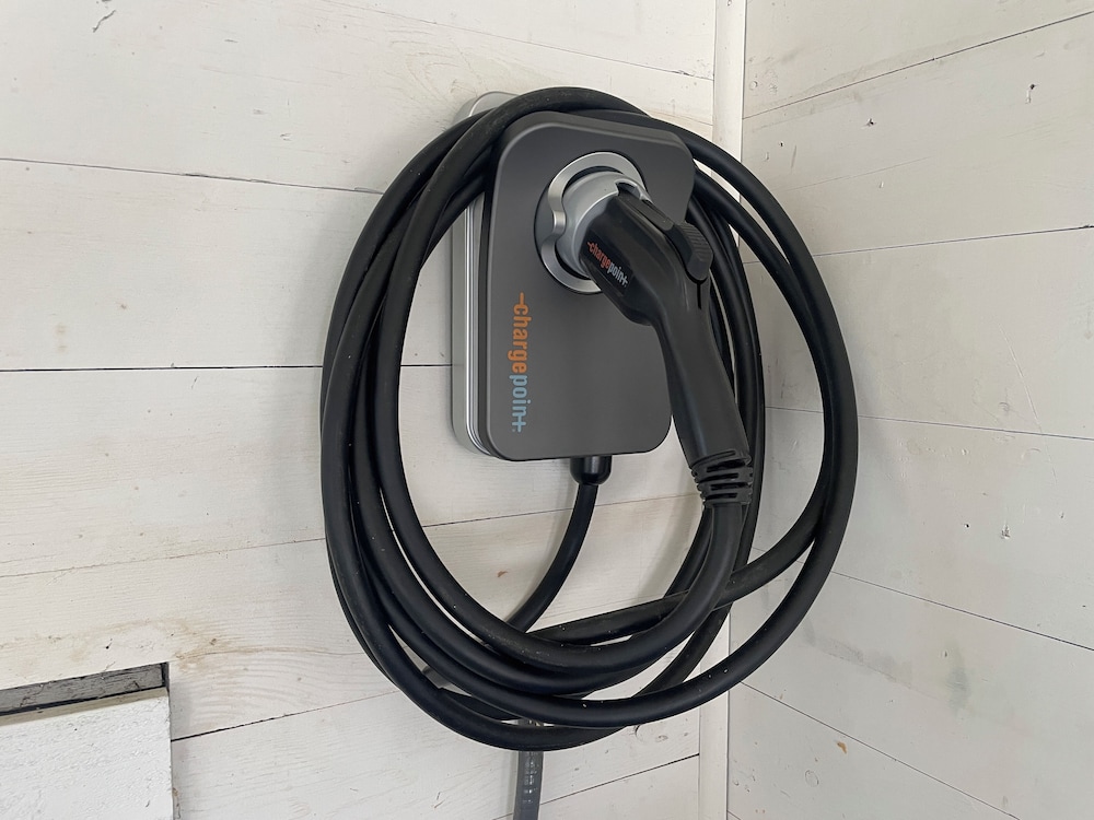 CSU Hideaway King Bd, Backyard Oasis, EV Charger