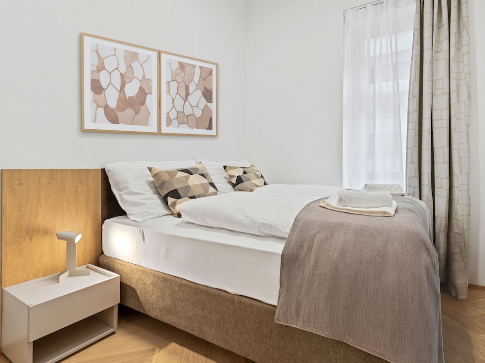 Living No. 5 by GT7 Hospitality