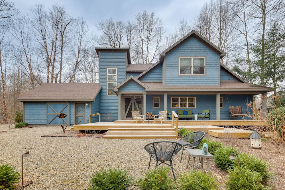 Union Pier Home w/ Outdoor Entertainment Spaces! view 5