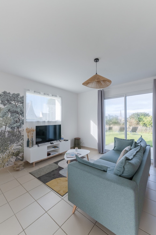 Charming House 300m From the sea