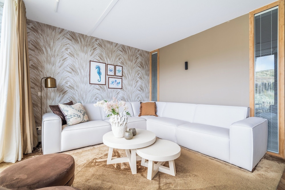 Inviting Apartment With a Garden