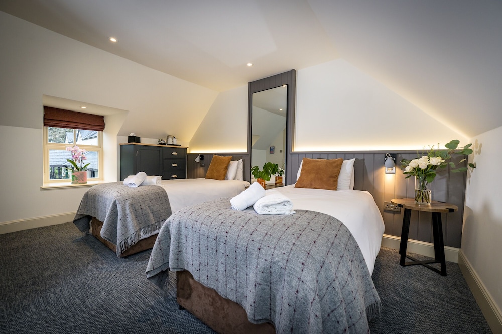 The Loch Ness Inn
