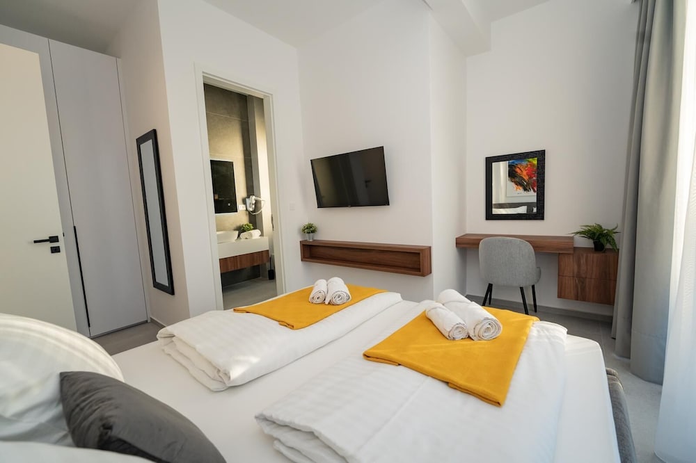 Villa Cataleya with private heated pool