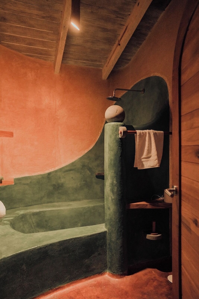 EL EQUIMITE HOTEL BOUTIQUE