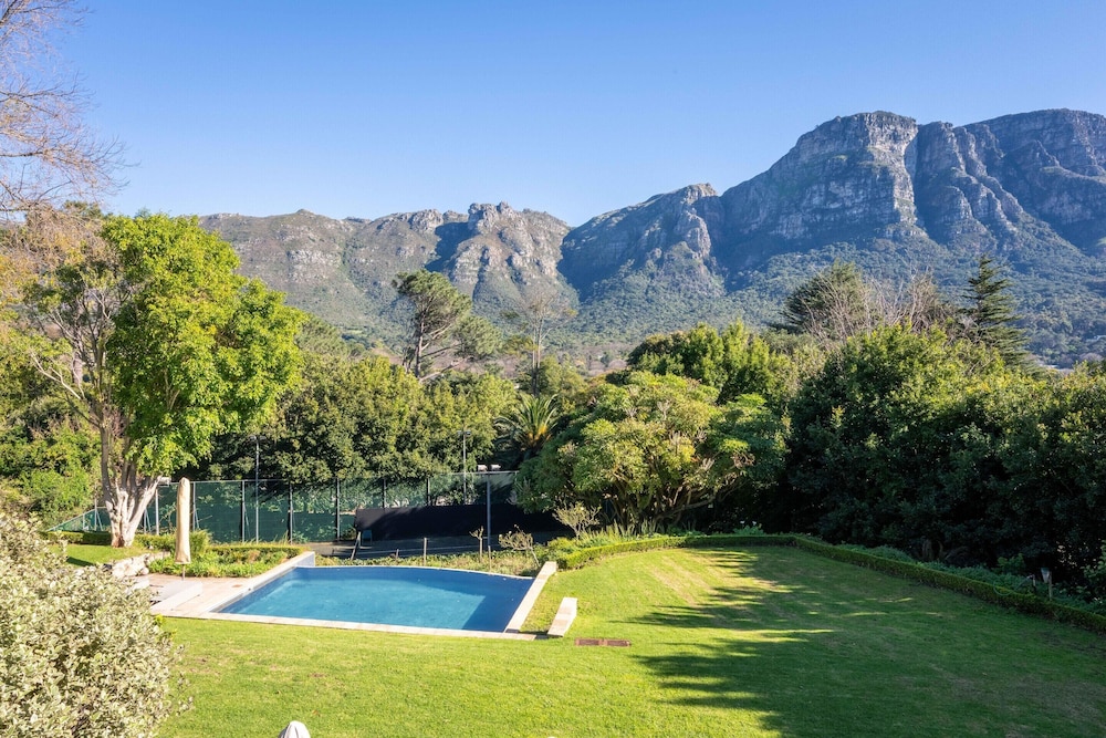 Unique Villa With Pool and Tennis Court