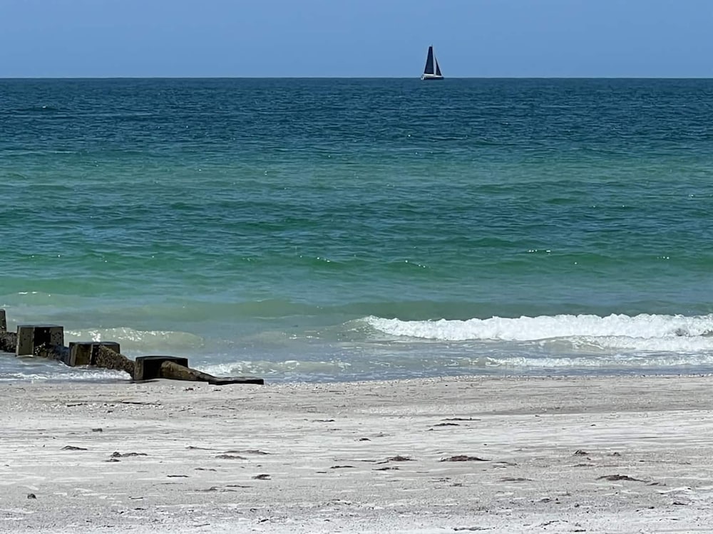 The Old Man the Sea-seaview 101