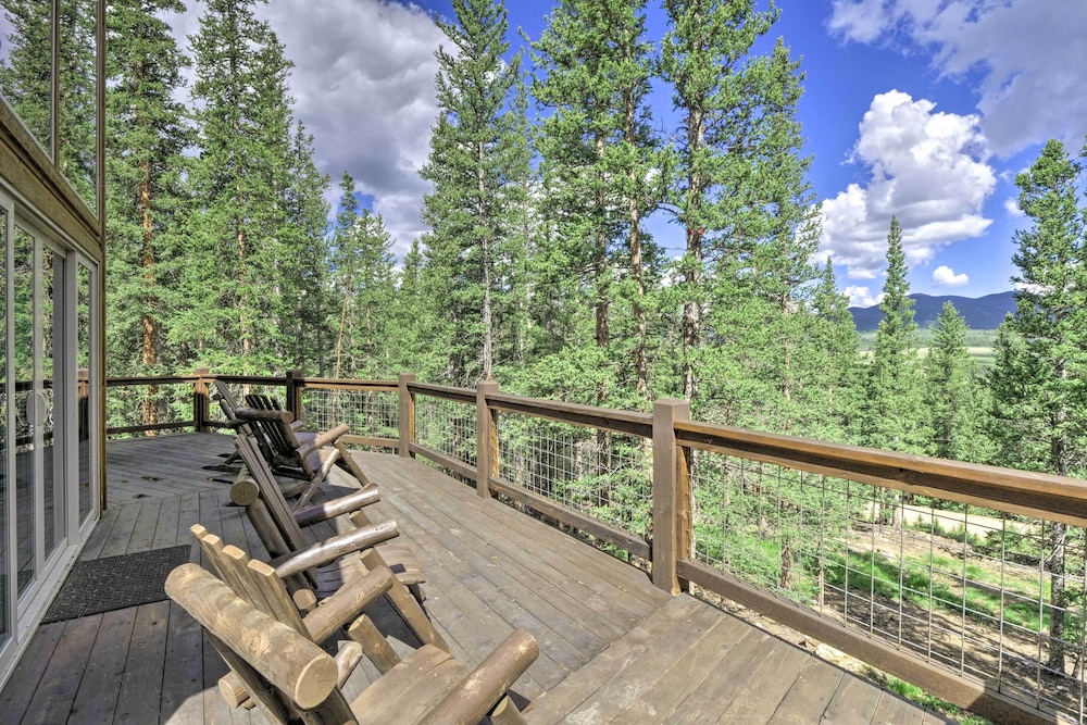 Spacious Cabin w/ Views & Deck Near Jefferson Lake view 5