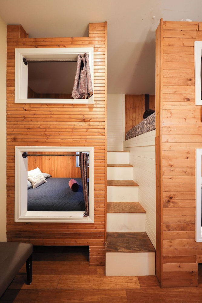 Bamboo Loft 6BR