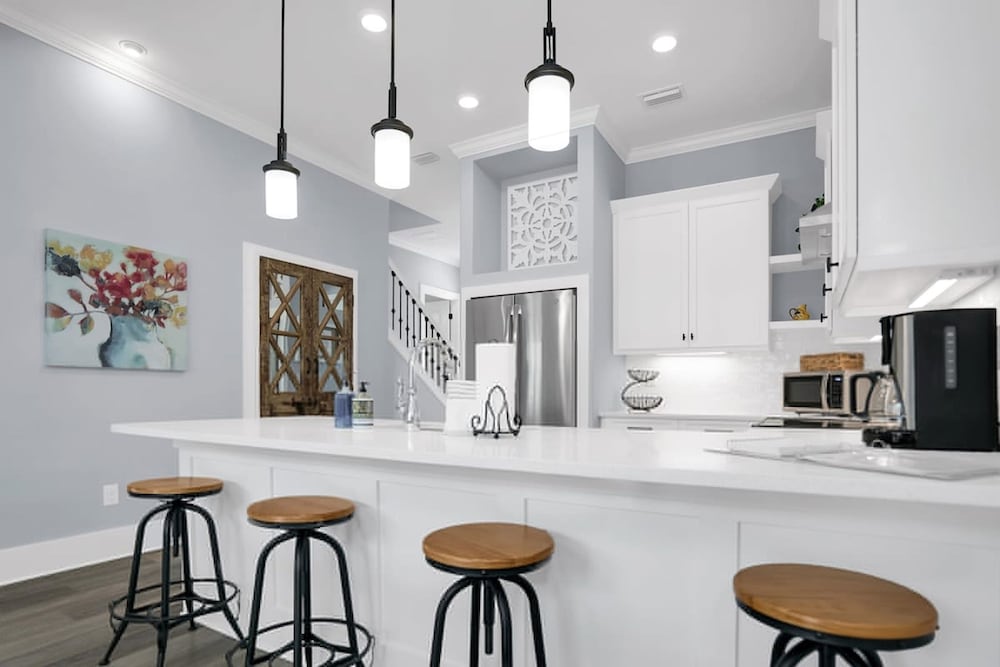 Downtown St Augustine Steps to Ice Plant Upscale