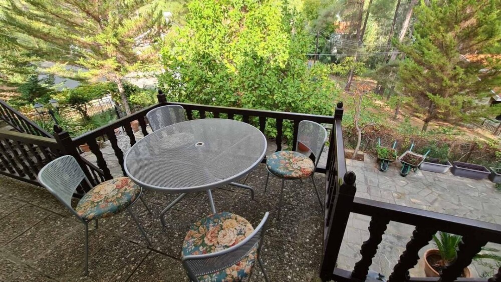 Charming Villa in Moniatis, Cyprus - Private Pool & Garden