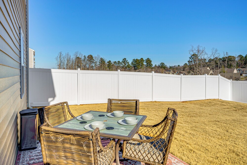 3 Mi to Lake Hickory: Family Home w/ Fire Pit!