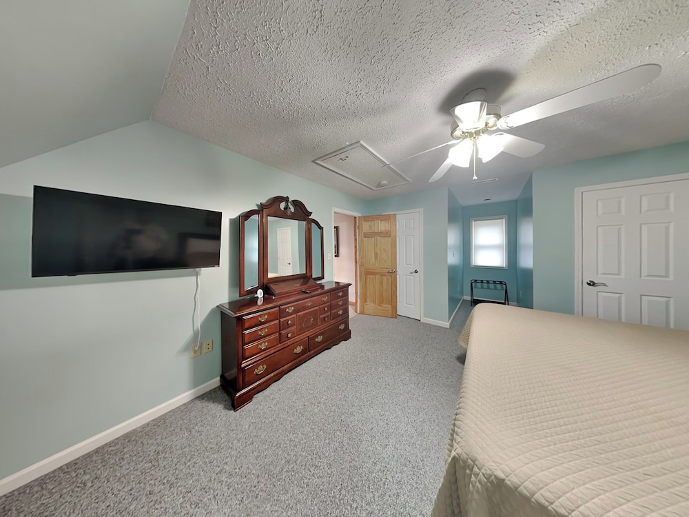 Tranquil Cove by Jackson Mountain Rentals
