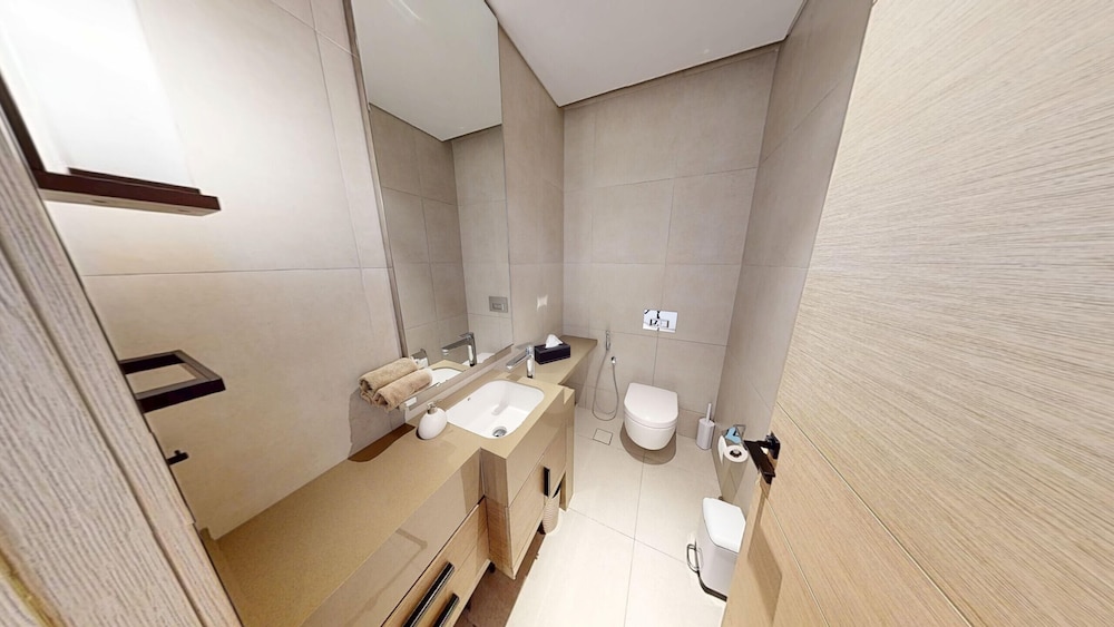 2BR Beachfront Apt w Ain Dubai Views at JBR