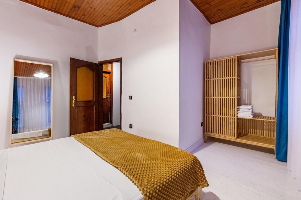 Central Flat Near Taksim Square in Sisli