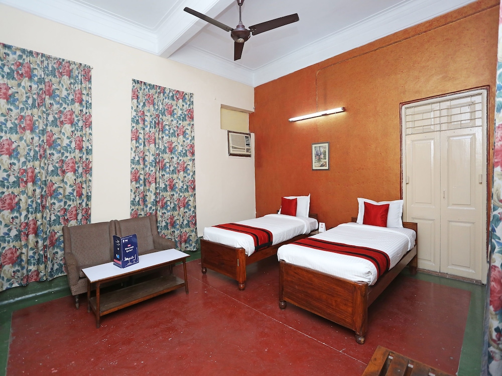 OYO 11896 Marble Palace Guest House