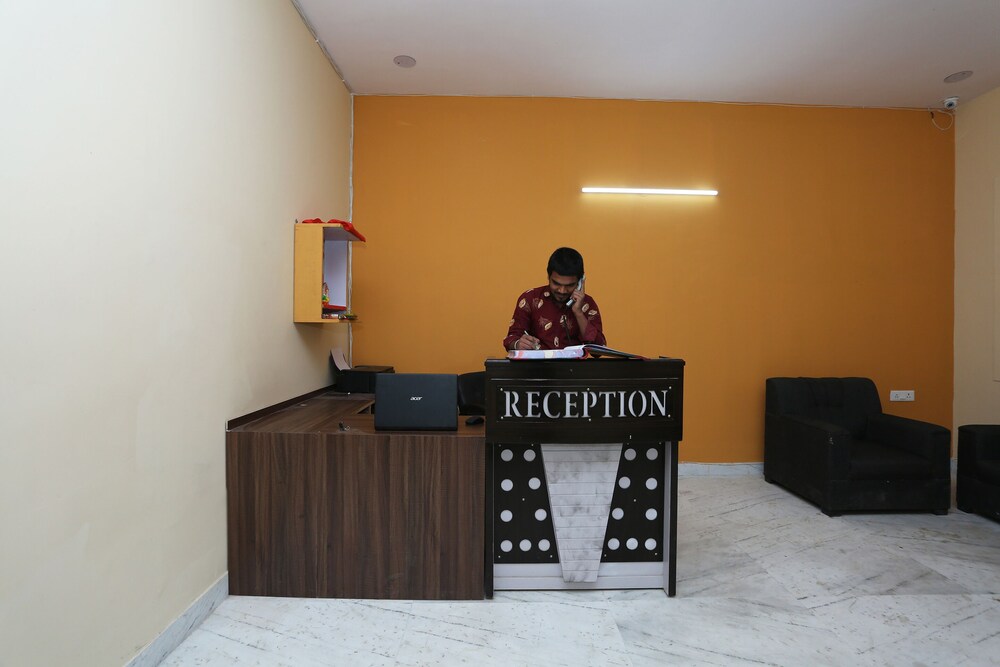 Noida Vacations - Capital O 30956 Moon Light - Property Image 18