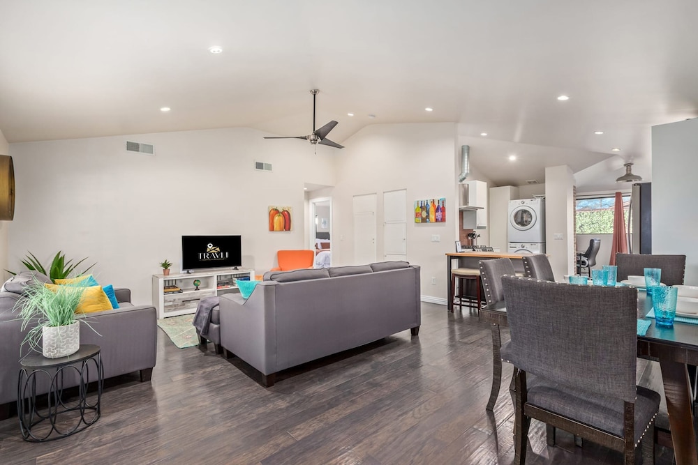 Cozy SW Casa 5 Mins to DT PHX Sleeps 6