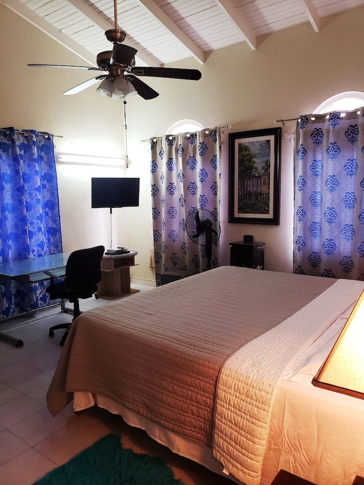 Rush Bond Villa