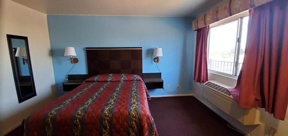 Baycities Motel view 2