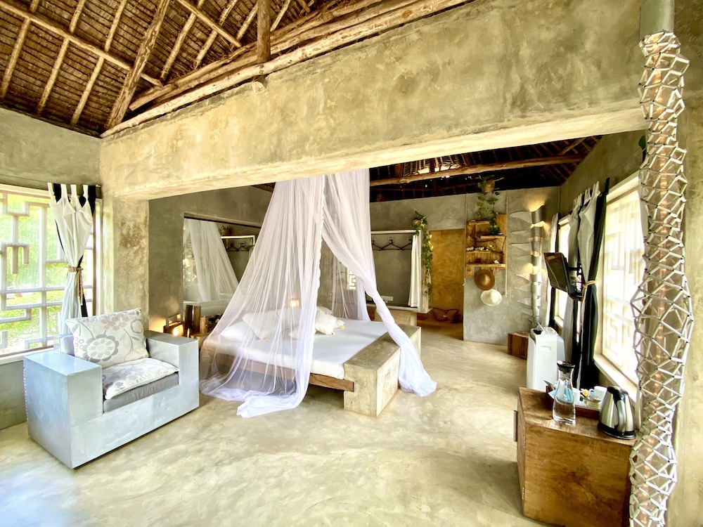 Rock and Sea Resort