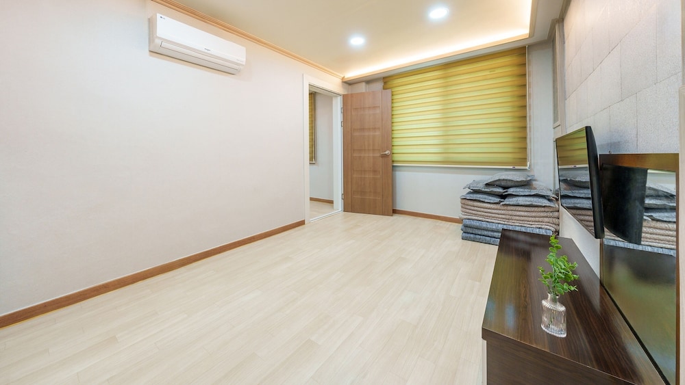 Boryeong The Daecheon Story Pension