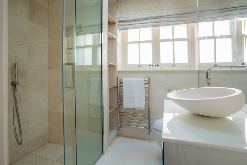Eaton Mews South by Onefinestay