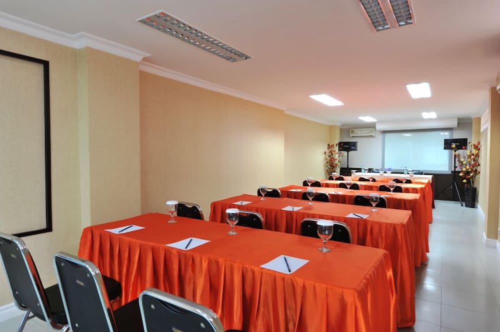 Gaja Hotel