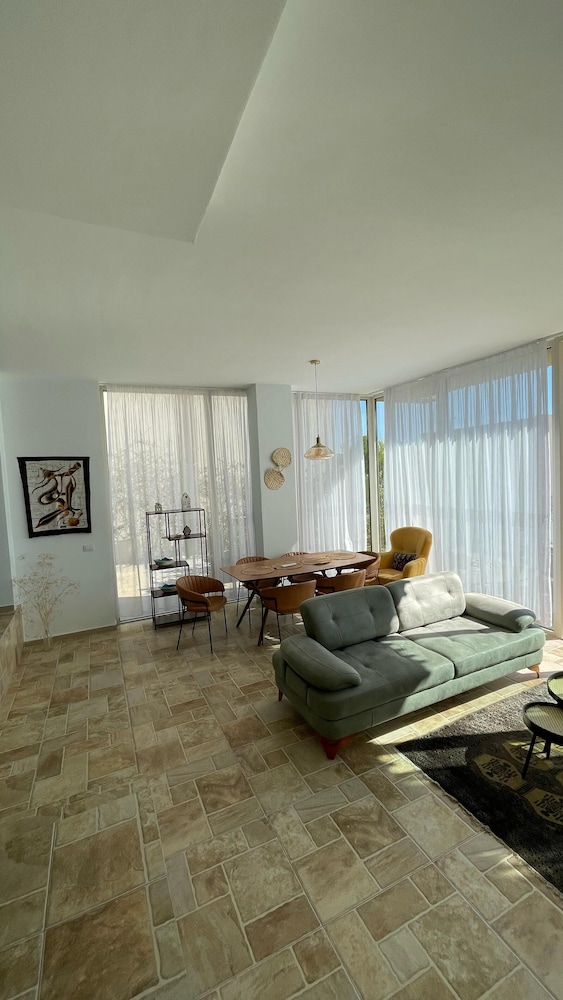 Whisky Green Coast Hotel & Apartments
