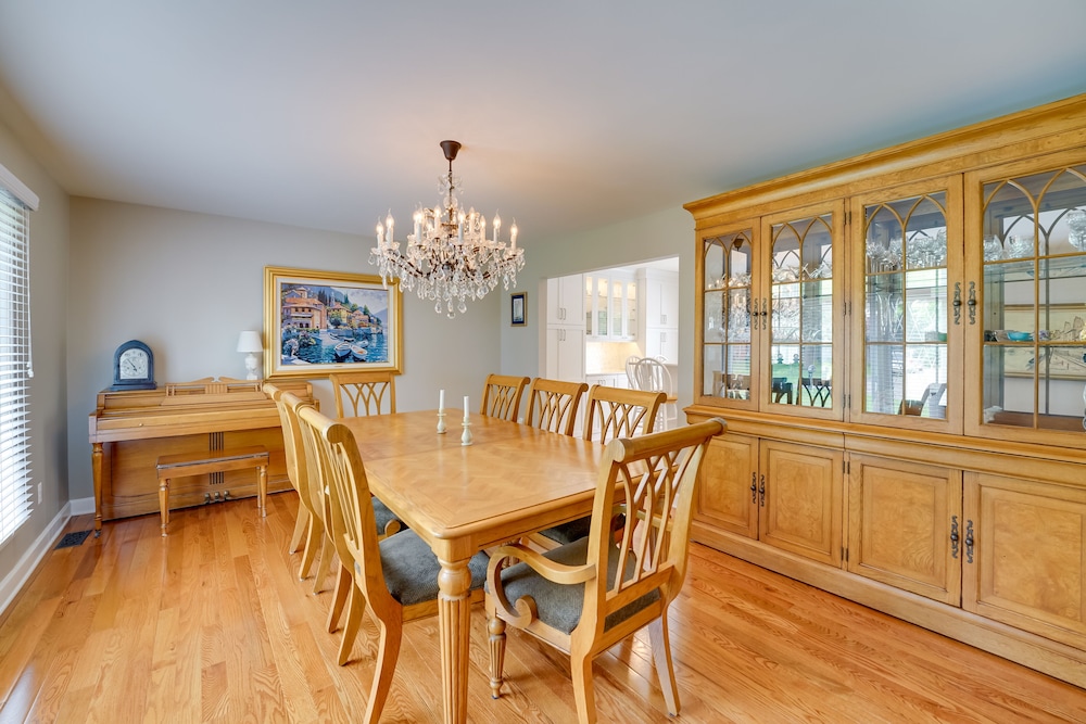 Luxurious Bloomfield Hills Oasis w/ Pool & Spa!