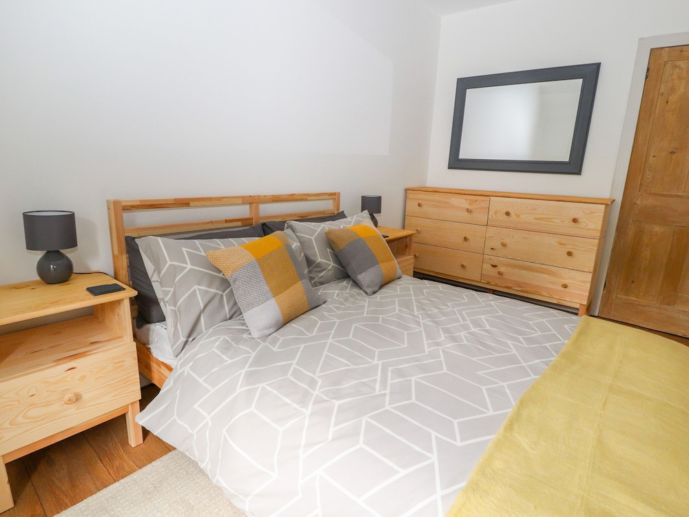 Well House Farm Flat 2 view 4