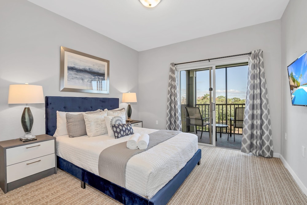 3BR Condo - Hot Tub Games Pool - Near Disney