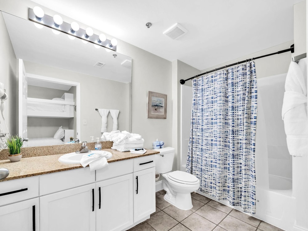 Laketown Wharf 1213