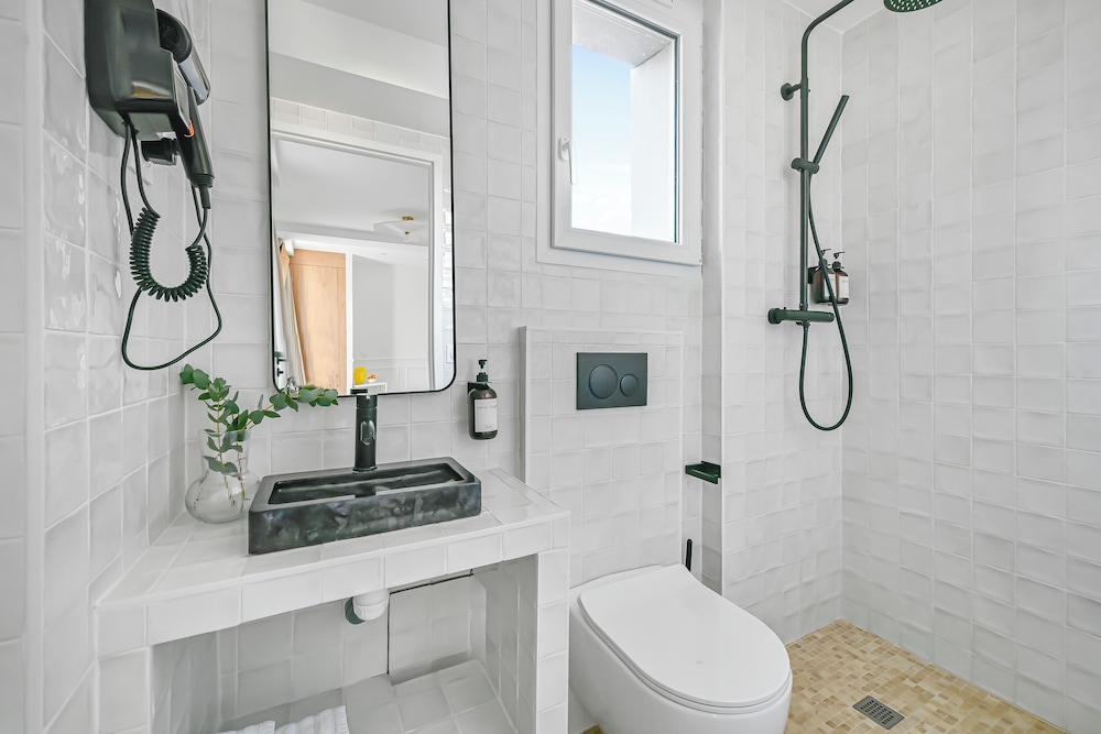 JIJI Suites