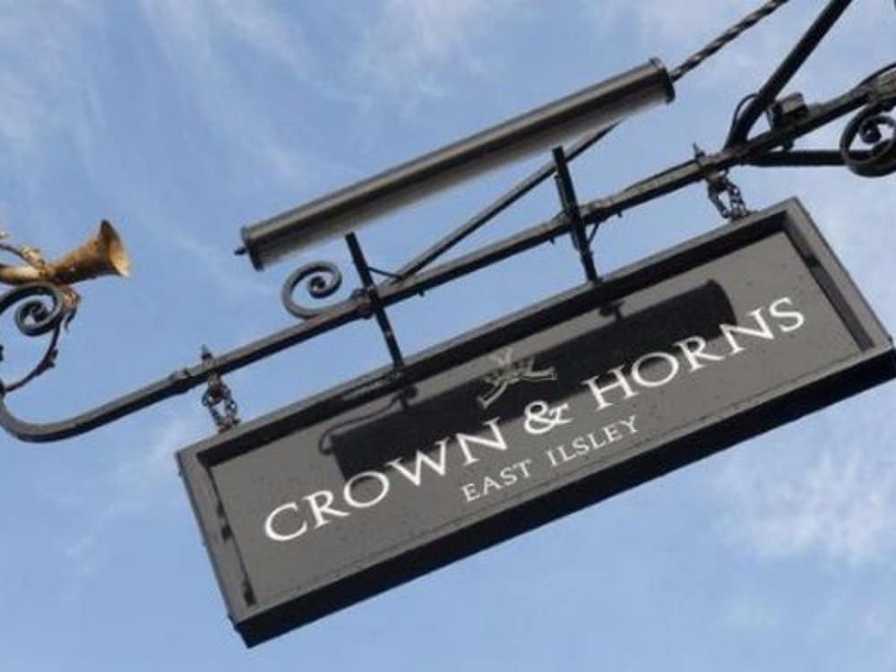 The Crown & Horns