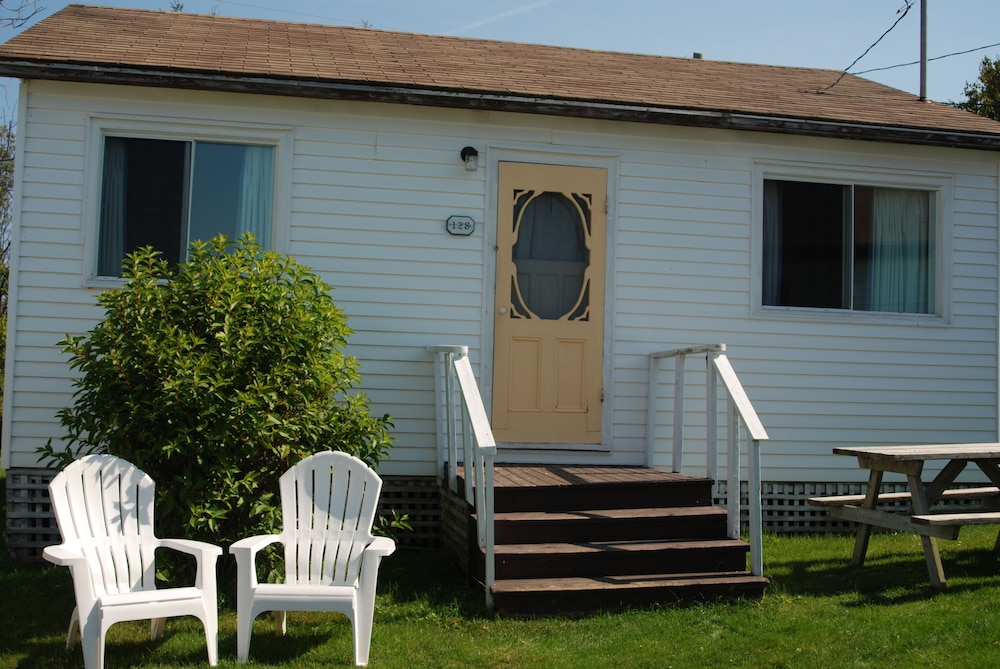 Shining Waters Cottages