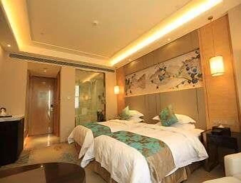 Ramada Yiyang Taojiang
