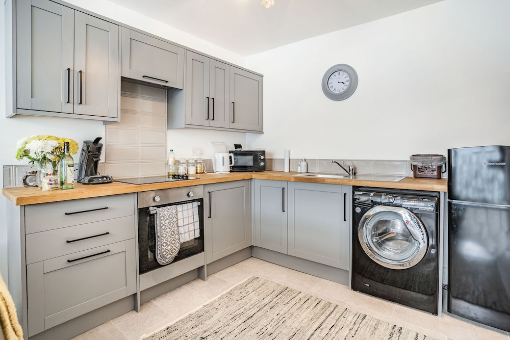 76A Mackworth Road