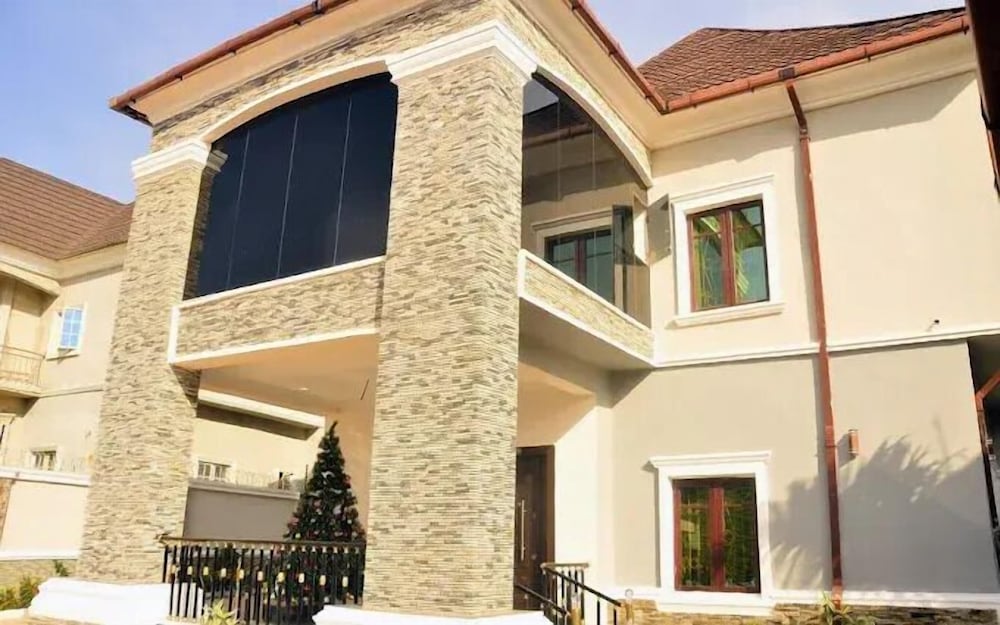 Plot 400 Luxury Apartments