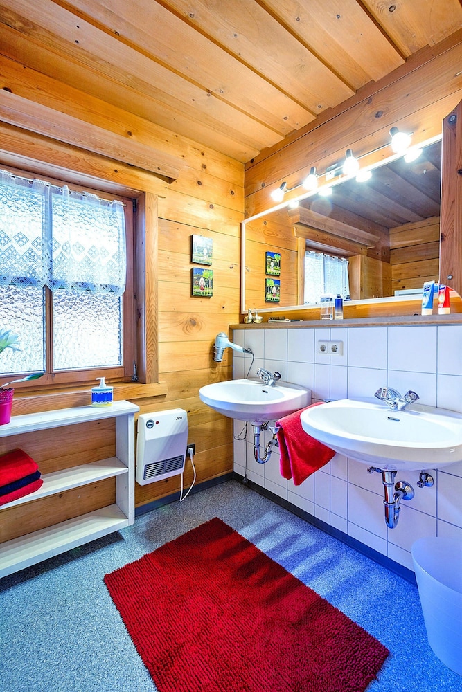 Chalet in Eben With Panoramic Mountain Views